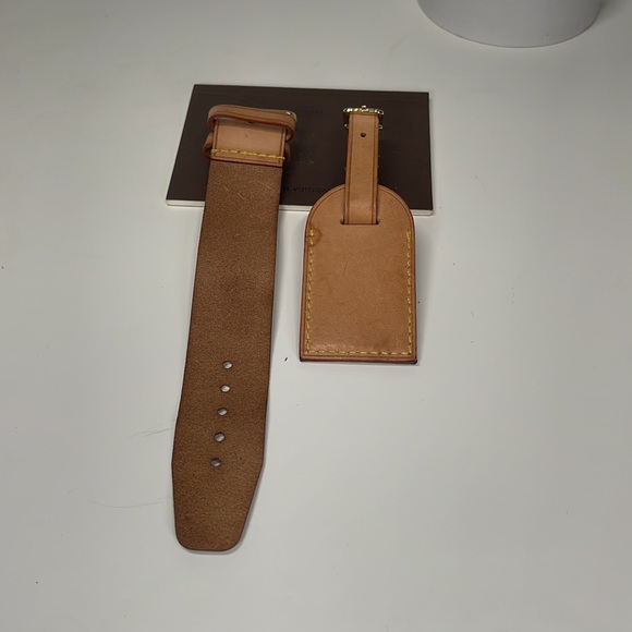 Louis Vuitton luggage the and belt - Picture 5 of 7